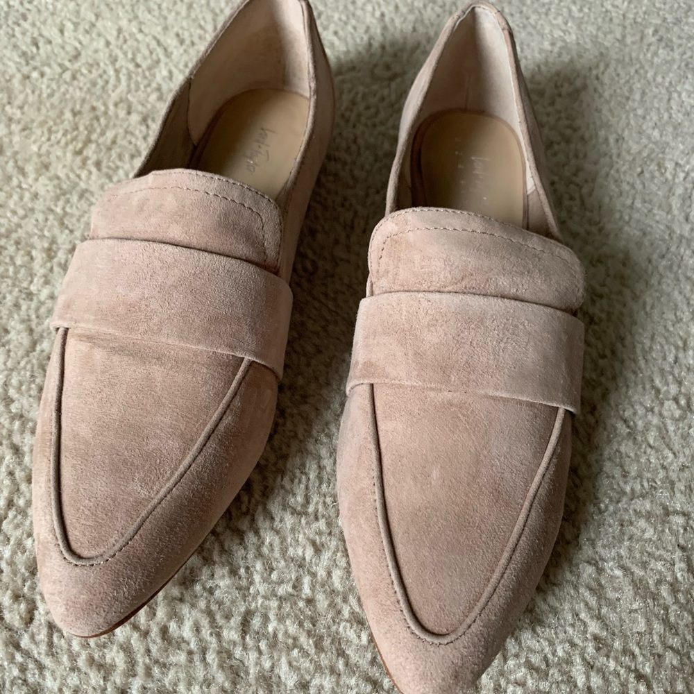 NIB pointed toe tan suede Lord & Taylor loafers